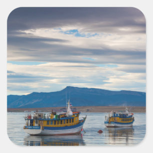 Tour boten op de Seno Ultima Esperanza bay Vierkante Sticker