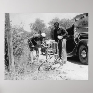 Tour de France-wielrenner maakt reparaties 1936 Poster