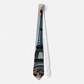 Tour Eiffel à la cravate de lever de soleil