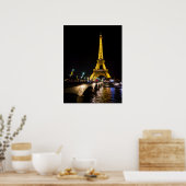 Tour Eiffel par Nuit à Paris, France Poster (Cuisine)