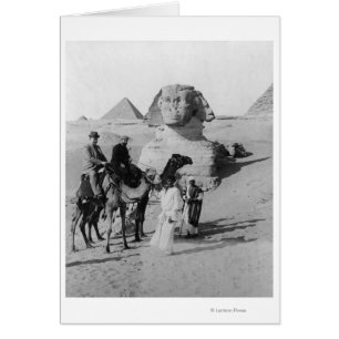 Touristes voyageant par le sphinx