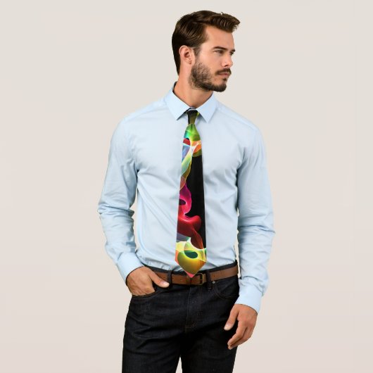 Tournage de couleur Abstrait sur Cravate noir (En situation)