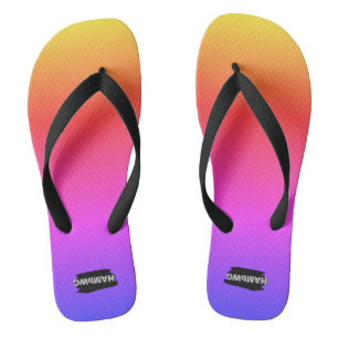 Tourner les tongs avec une conception de couleur a