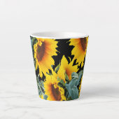 Tournesol jaune sur Mug en latte noire (Devant)