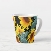 Tournesol jaune sur mug Latte noir (Angle droit)