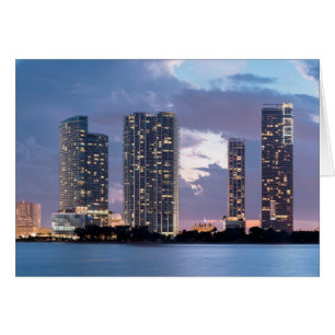 Tours en condominium au bord de l'eau à Miami