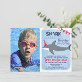 TOUT ÂGE - Invitation photo pour fête de requins d (Debout devant)