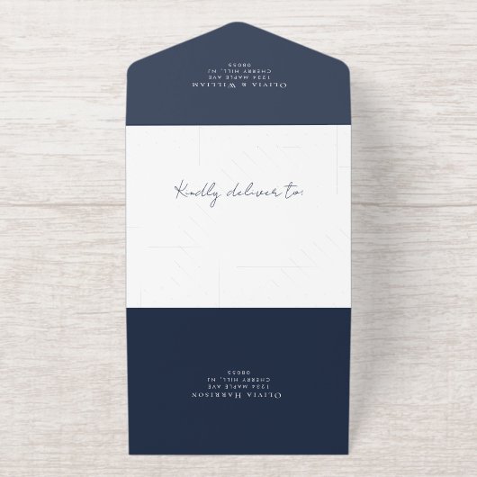 Tout En Un Invitation Élégant Crest Monogramme Script Mariage bleu (Extérieur)