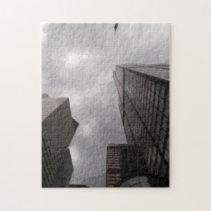 Tower in de stad. legpuzzel