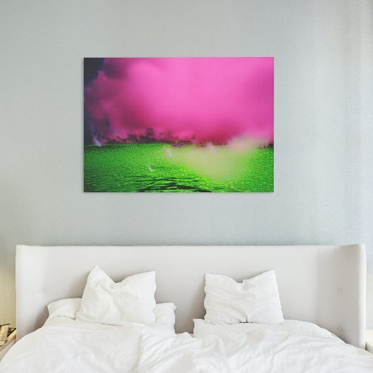 Toxisch groen landschap en paarse wolken canvas afdruk