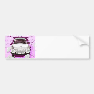 Trabant-auto en roze/Lila Berlijnse muur Bumpersticker