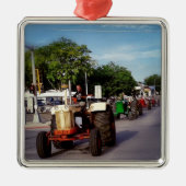 Tractorparade in Washington, Iowa Metalen Ornament (Voorkant)