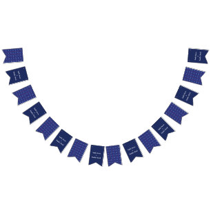 Traditioneel geometrisch pixelpatroon in diepblauw vlaggetjes