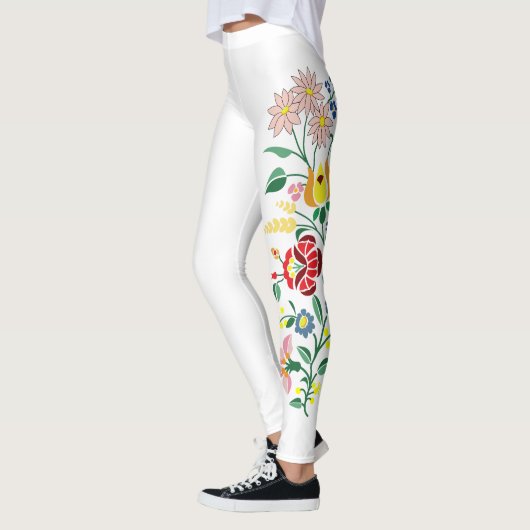 Traditioneel Hongaars borduurmodel Leggings (Links)