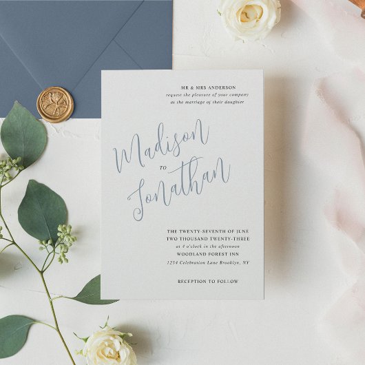 Traditioneel Modern Script Stoffig Blauw Bruiloft Kaart