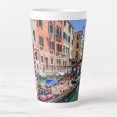Traditionele gondel in Venetië Latte Mok (Voorkant)