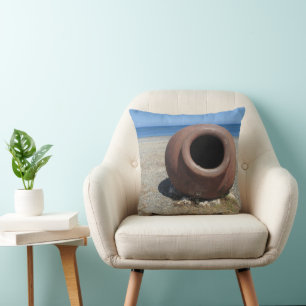 Traditionele Griekse Terracotta Pot op strand Kussen