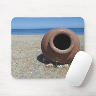 Traditionele Griekse Terracotta Pot op strand Muismat