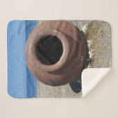 Traditionele Griekse Terracotta Pot op strand Sherpa Deken (Voorkant (horizontaal))