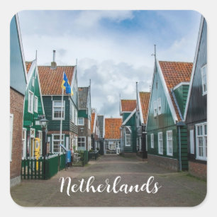 Traditionele houten huizen in het dorp Marken Vierkante Sticker