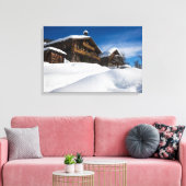 Traditionele houten kool in de sneeuw canvas afdruk (Insitu (Woonkamer))