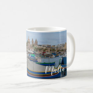 Traditionele kleurrijke vissersboten op Malta Koffiemok