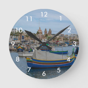 Traditionele kleurrijke vissersboten op Malta Ronde Klok