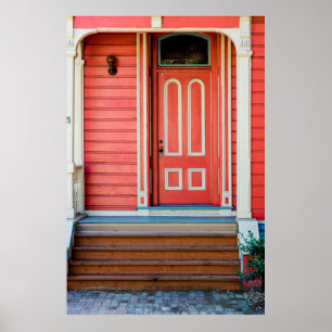 Traditionele rode geverfde houten deur en porchdoo poster