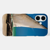 Traditionele vissersboot op het strand Case-Mate iPhone case (Achterkant (horizontaal))