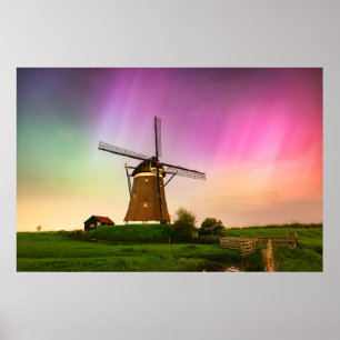 Traditionele windmolen onder het Noorderlicht Poster