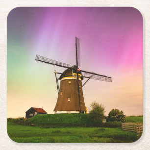 Traditionele windmolen onder het Noorderlicht Vierkante Kartonnen Onderzetter