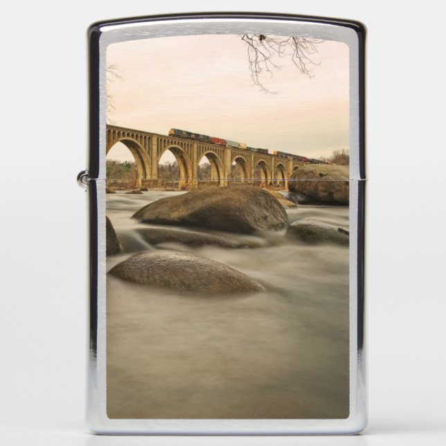 Train over James River (Voorkant)