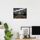 Train-spoor verdwijnt in zonsondergang poster (Thuiskantoor)