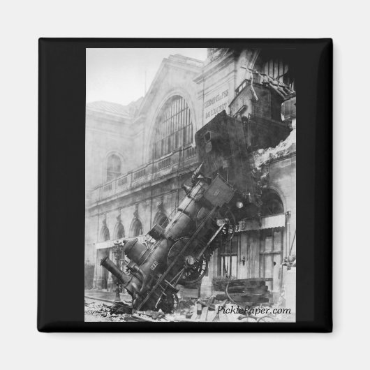 Train Wreck at Montparnasse 1895 Magnet (Devant)