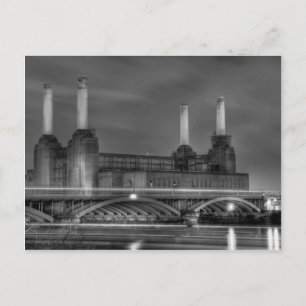 Trains pass Battersea Power Station, Londen Briefkaart
