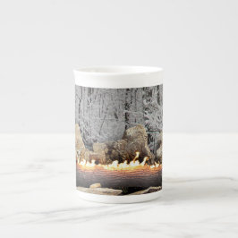 Tranquil Burning Yule Log in Snowy Forest Porselein Kop