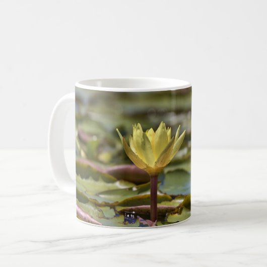 Tranquil Water Lily Coffee Mug – Nature Photograph (Devant gauche)