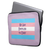 Trans Flag getiteld Laptop Sleeve (Voorkant Links)