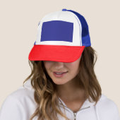 Transformeer uw ruimte met een verbluffende blauwe trucker pet (In situ)