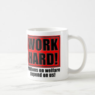 Travailler dur pour le bien-être amusant Mug ou Vo