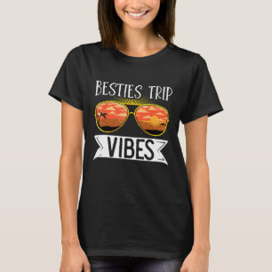 Traveler Vacation Besties Trip Vibes Sungla T-shirt