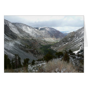 Traverser les montagnes neigeuses de la Sierra Nev