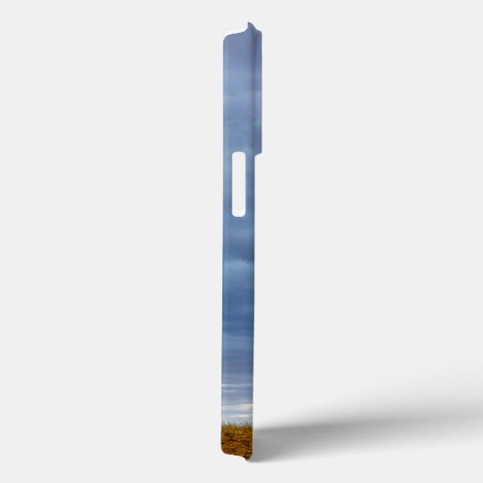 Tree in an empty field Case-Mate iPhone case (Achterkant / Rechts)