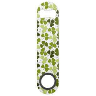 Trèfle vert dans une variété de nuances