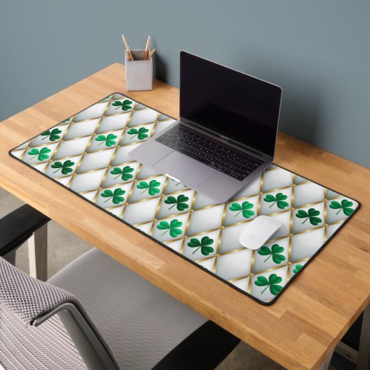 TRÈFLES IRLANDAIS À L'ASPECT TOUFFU VERT BLANC OR (Bureau 2)