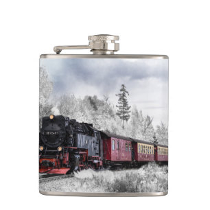 trein door het winterlandschap heupfles