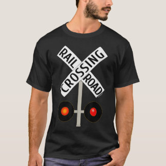Trein Spoorwegkruising met een lichtwegteken T-shirt