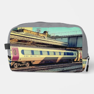 Trein van Beige en Maroon Toilettasje