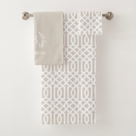 Trellis beige et monogramme de branche | Ferme (En situation)