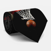 Trendy Basketbal Pas Stropdas aan (Opgerold)